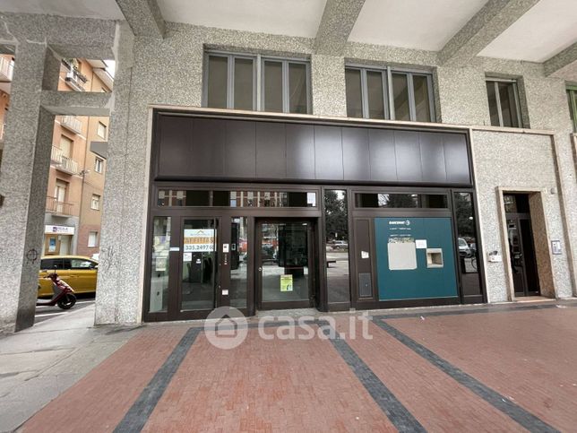 Attivitã /licenza (con o senza mura) in commerciale in Corso Giovanni Giolitti