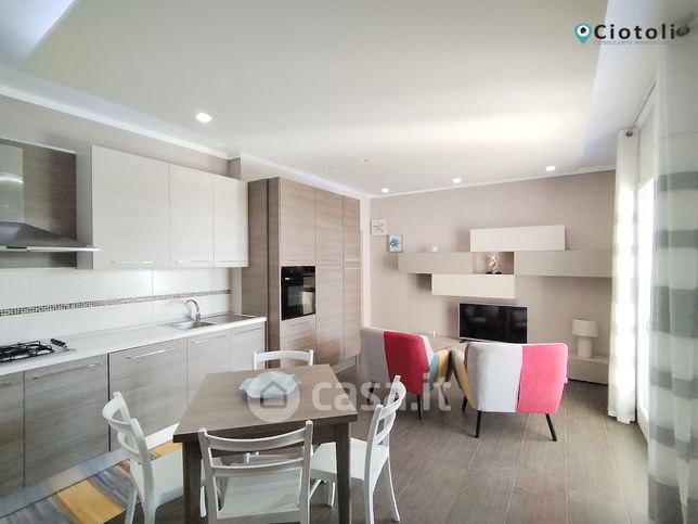 Appartamento in residenziale in Via Damone
