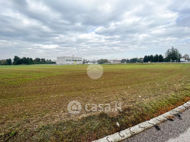 Terreno edificabile in residenziale in Viale Alberto Pitentino