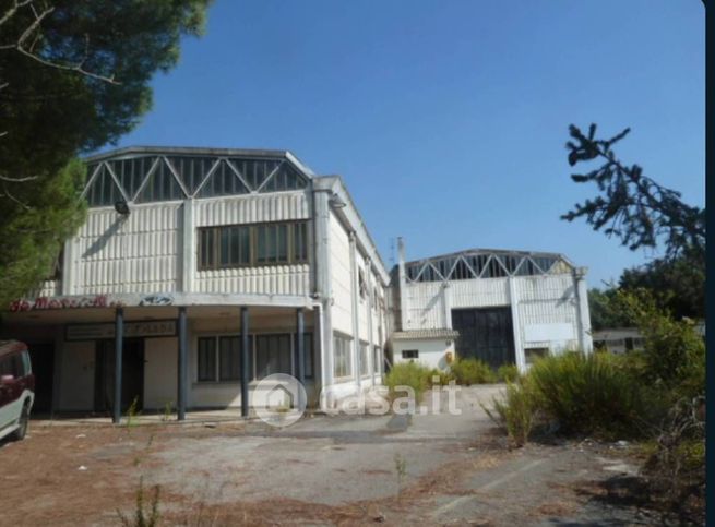 Capannone in commerciale in Via Colli San Paolo 11