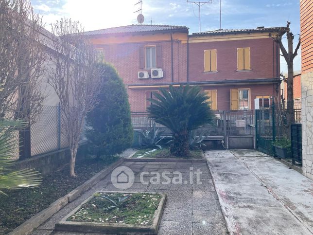 Appartamento in residenziale in Via Surrogazione 52