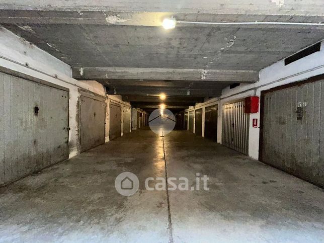 Garage/posto auto in residenziale in Via Stura