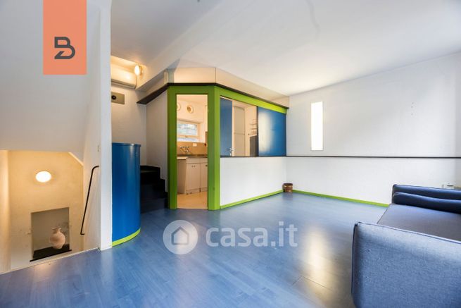 Casa indipendente in residenziale in Via Romana di Quarto 15