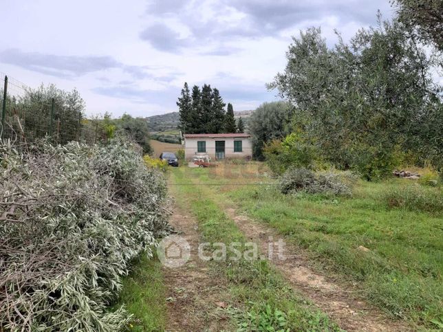 Terreno agricolo in commerciale in 