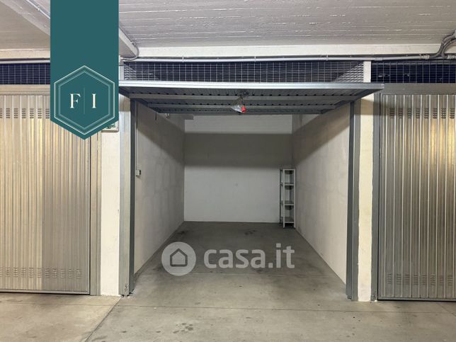 Box/posto auto in residenziale in Via Domenico Burchiello