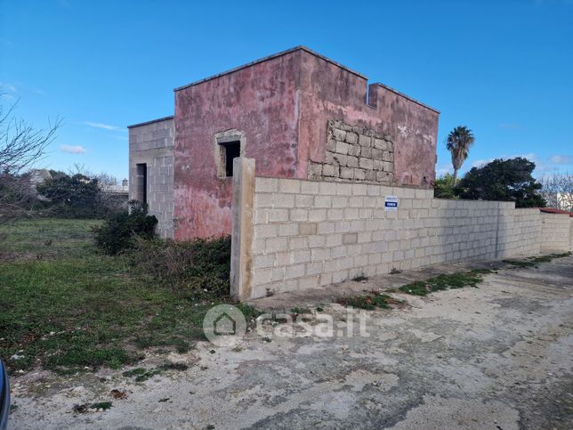 Terreno agricolo in commerciale in Via delle Ginestre 3