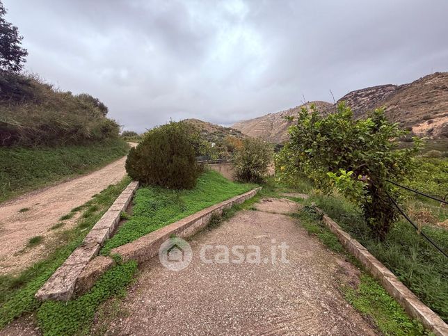 Terreno agricolo in commerciale in 