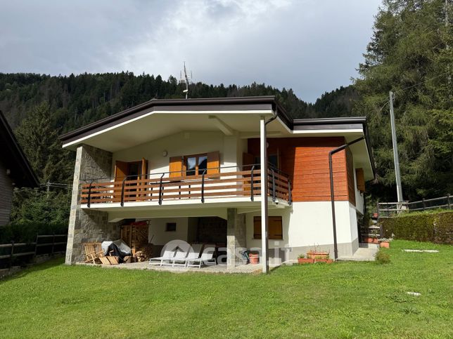 Villa in residenziale in Via Case Sparse Di Val Sozzine 18