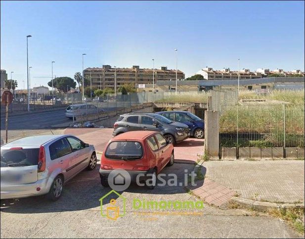 Box/posto auto in residenziale in Via Stamira 6