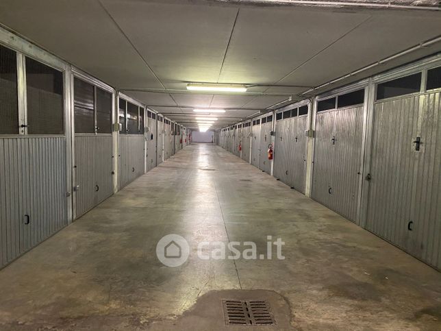 Box/posto auto in residenziale in Via Stazzema