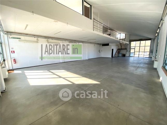 Capannone in commerciale in Via Panfi Anselmo