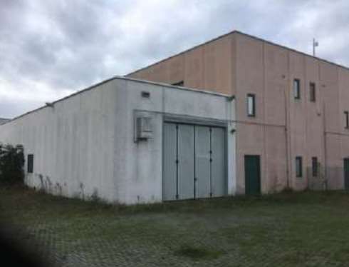 Capannone in commerciale in Via Giacomo Puccini