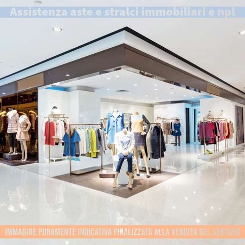 Capannone in commerciale in Via Orti 63