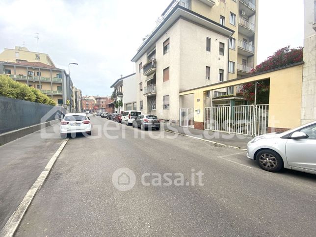 Garage/posto auto in residenziale in Via Antonio Carnevali