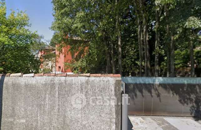 Casa bi/trifamiliare in residenziale in Riva del Pasubio 41