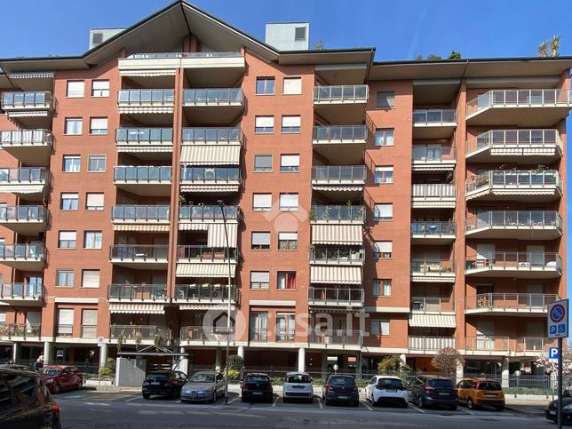 Box/posto auto in residenziale in Via Rieti 9