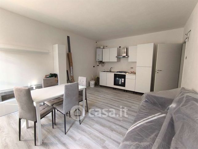 Appartamento in residenziale in Via Landriani 5