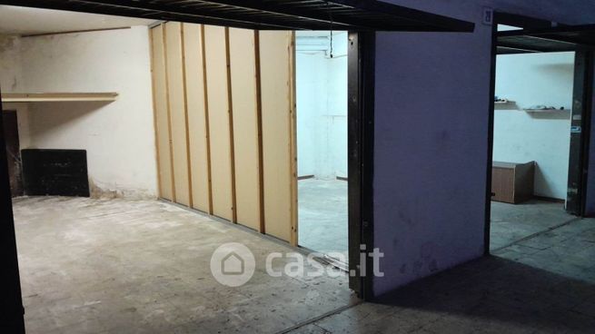 Garage/posto auto in residenziale in Via Armando Diaz 15 -13