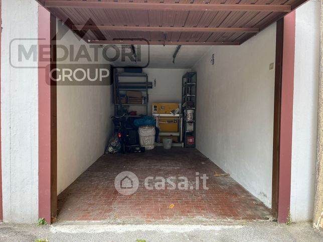 Garage/posto auto in residenziale in Viale Fratelli Cervi 49 -/A