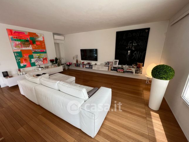 Villa in residenziale in Via San Tommaso Moro