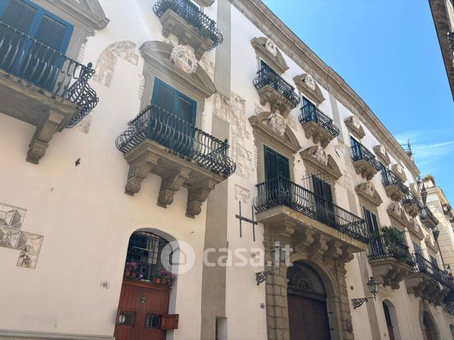 Appartamento in residenziale in Via Lungarini 60