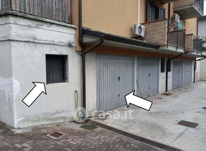 Box/posto auto in residenziale in Via Salaghetto 5