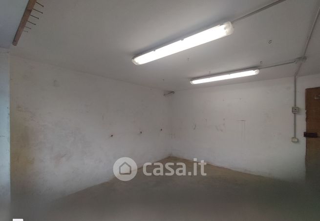 Box/posto auto in residenziale in cassia