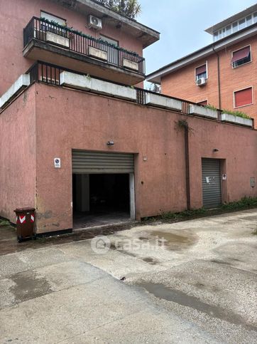 Negozio/locale commerciale in commerciale in Via Nazionale Tiburtina 89