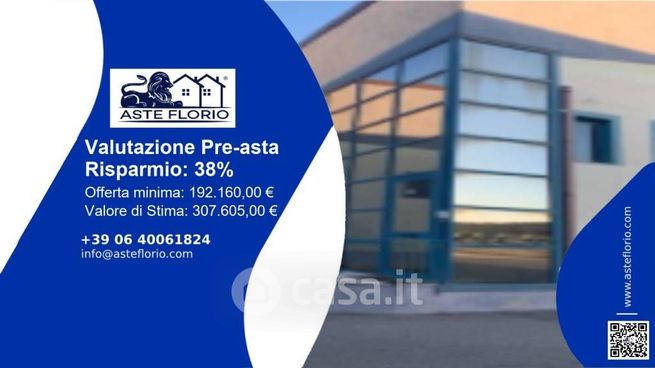 Capannone in commerciale in Via Guido Donegani