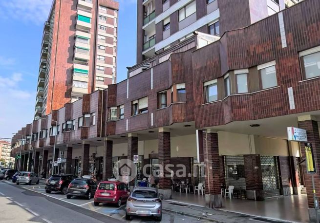 Box/posto auto in residenziale in Strada Genova 28