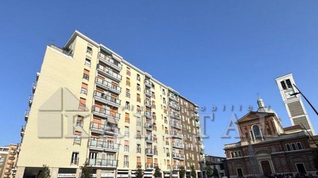 Appartamento in residenziale in Piazza Luigi Petazzi 8