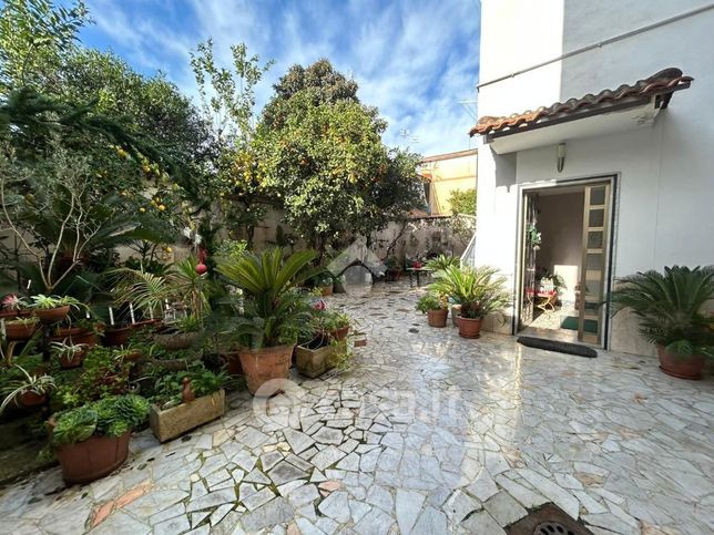 Appartamento in residenziale in I Trav. F. Russo 9