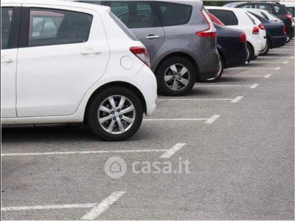 Box/posto auto in residenziale in Via della Torre degli Agli