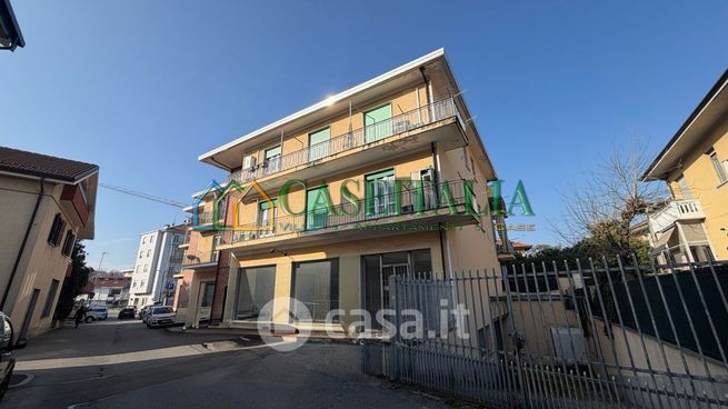 Appartamento in residenziale in Via Urbino