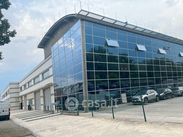 Ufficio in commerciale in 