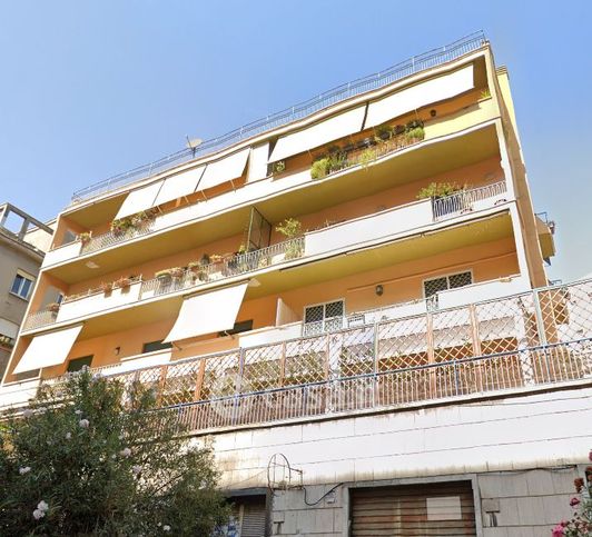 Appartamento in residenziale in Via Nemorense