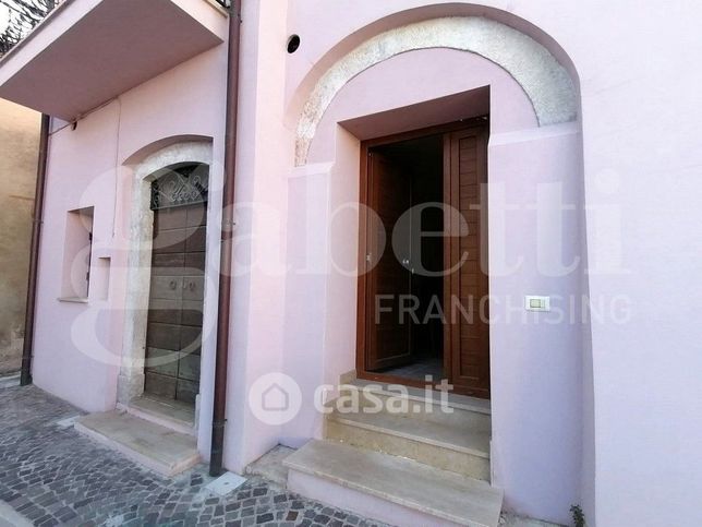 Casa indipendente in residenziale in Via Vetulasio 8 -14
