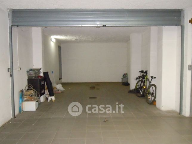 Garage/posto auto in residenziale in Piazzale dei Caduti della Montagnola 49