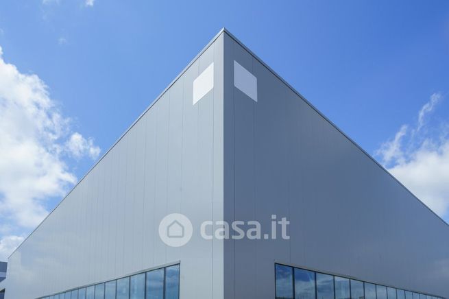 Capannone in commerciale in Viale Europa