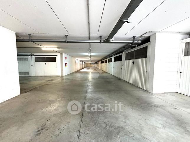 Garage/posto auto in residenziale in Via Verona 1