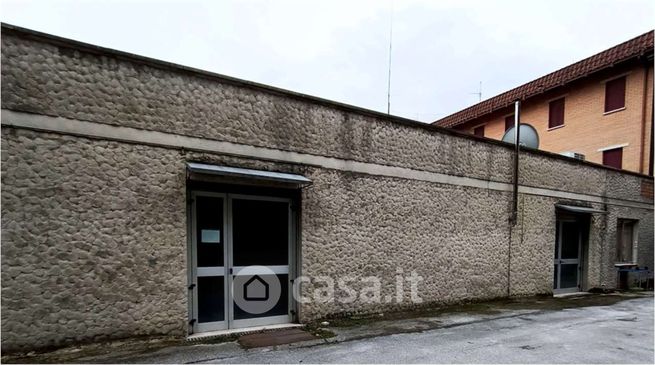 Capannone in commerciale in Via Cattedrale
