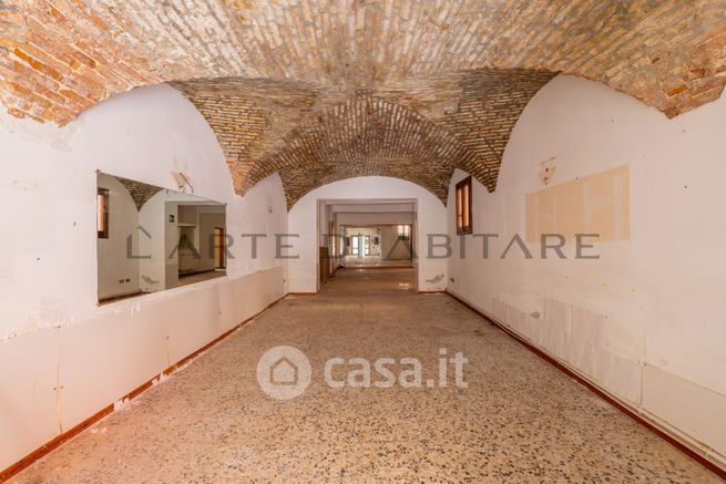 Capannone in commerciale in Calle del Forno 3854