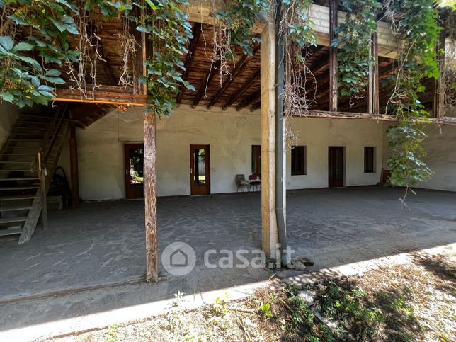 Rustico/casale in residenziale in 