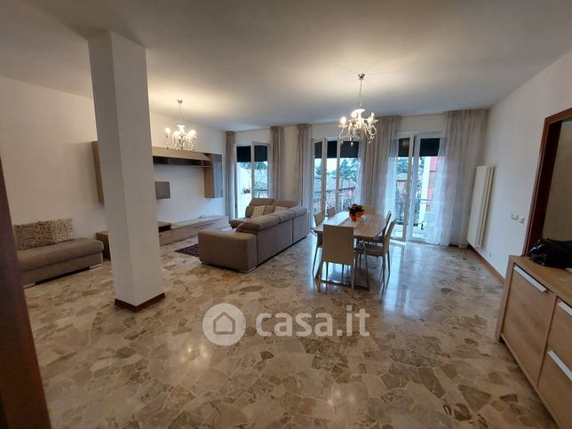 Appartamento in residenziale in Piazza Duca d'Aosta