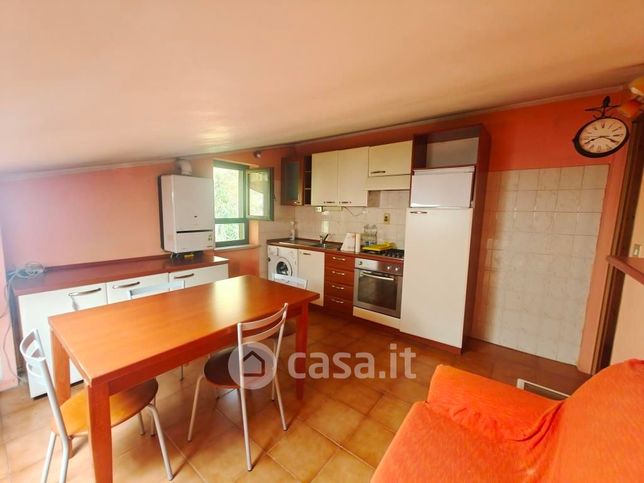 Appartamento in residenziale in Via F. Mistral 12