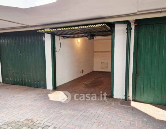 Garage/posto auto in residenziale in Via Feltre 71