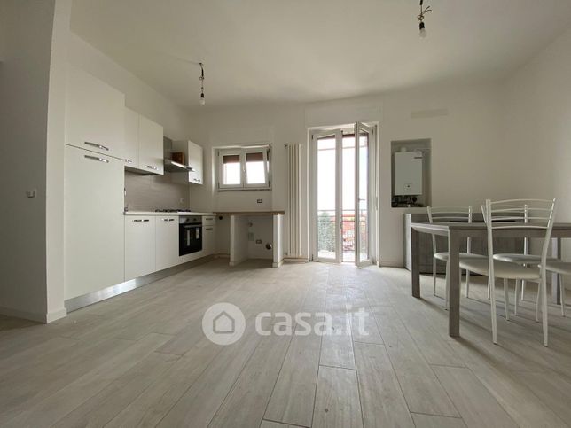 Appartamento in residenziale in Via Valassina 49