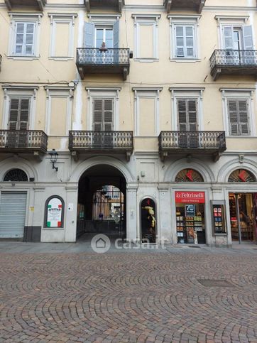 Box/posto auto in residenziale in Via Italia 36