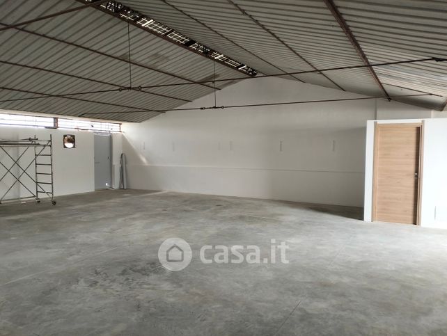Capannone in commerciale in LocalitÃ  Terra e Teula