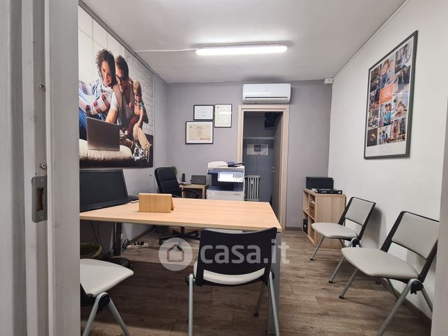 Ufficio in commerciale in Via Santa Maria alle Pertiche